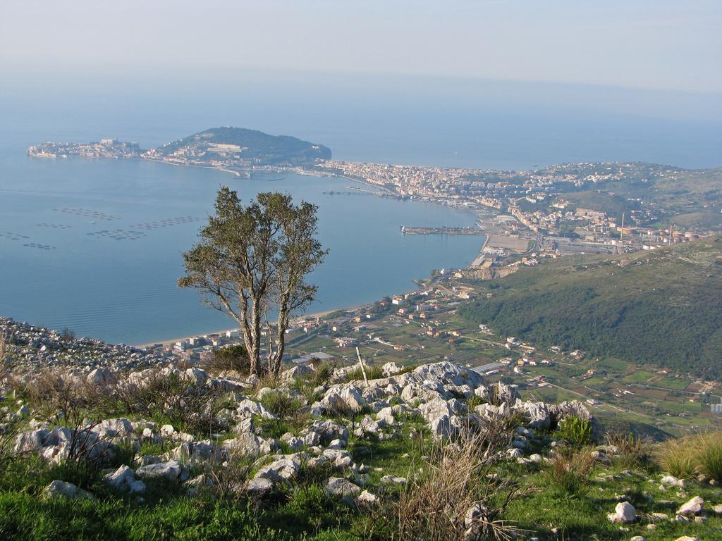 Il Nido Dei Gemelli Villa Formia Luaran gambar